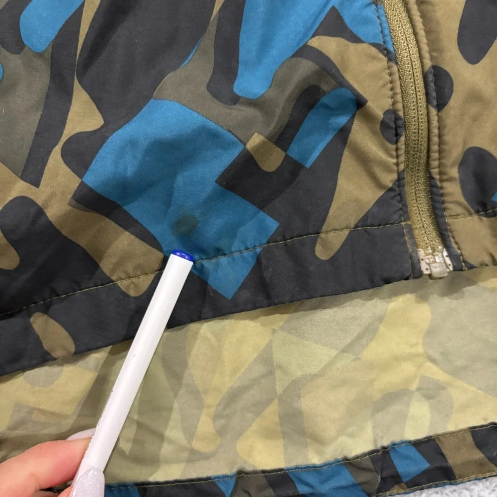 NIKE Running‎ Essentials Jacket Men M Green Blue Camo Reflective Print Hooded